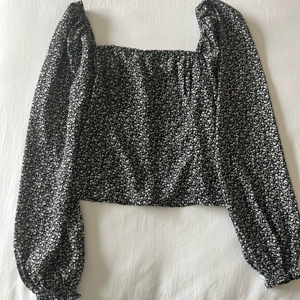 Abercrombie Black and White Long Sleeve Square Neck Top Size Small - Picture 3 of 7